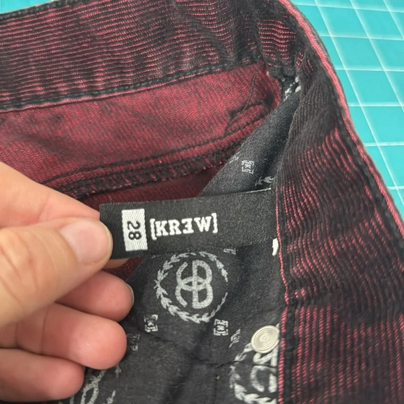 Erik Ellington Krew Short in Maroon Velvety Corduroy Knee Length Size 28 - Picture 11 of 11